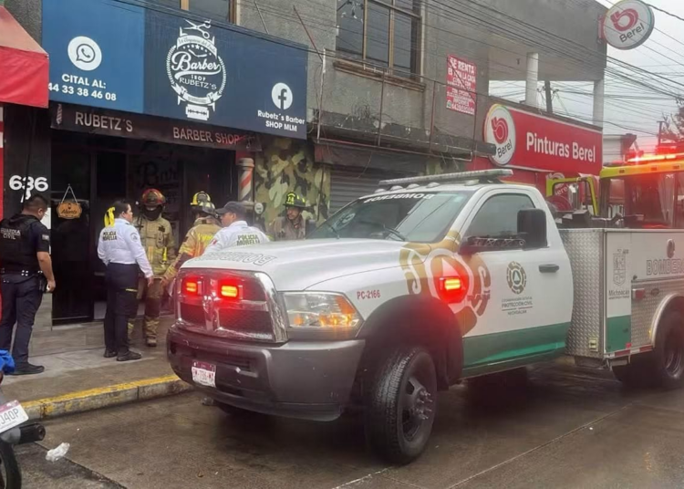 Se incendia barbería en Morelia