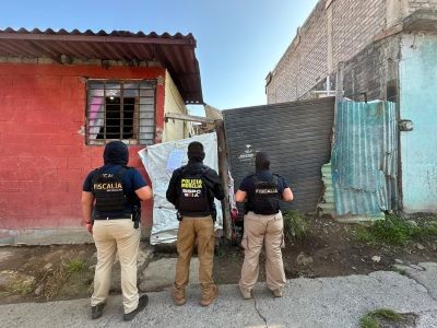 Tres personas fueron detenidas y más de 2 mil dosis de metanfetamina aseguradas en Lomas del Durazno de Morelia