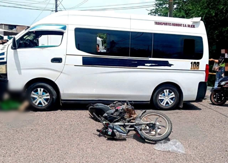 Motociclista son vida en Lázaro Cárdenas