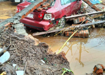 Tromba deja destrozos en Pátzcuaro
