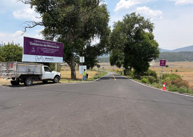Avanza modernización vial en comunidades indígenas, con mejora de 38 km de caminos: Rogelio Zarazúa