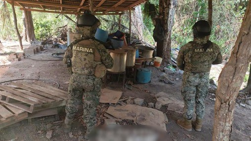 Destruyen laboratorio clandestino en Michoacán