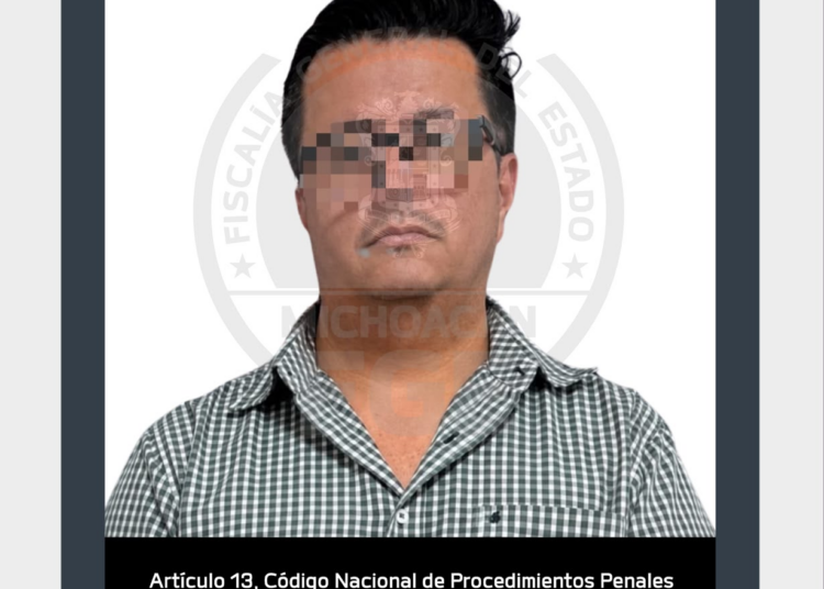 Vinculan a proceso a maestro que tomaba fotos a alumnos en Michoacán